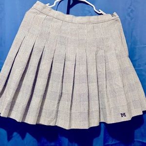 Cute pleated skirt size 31